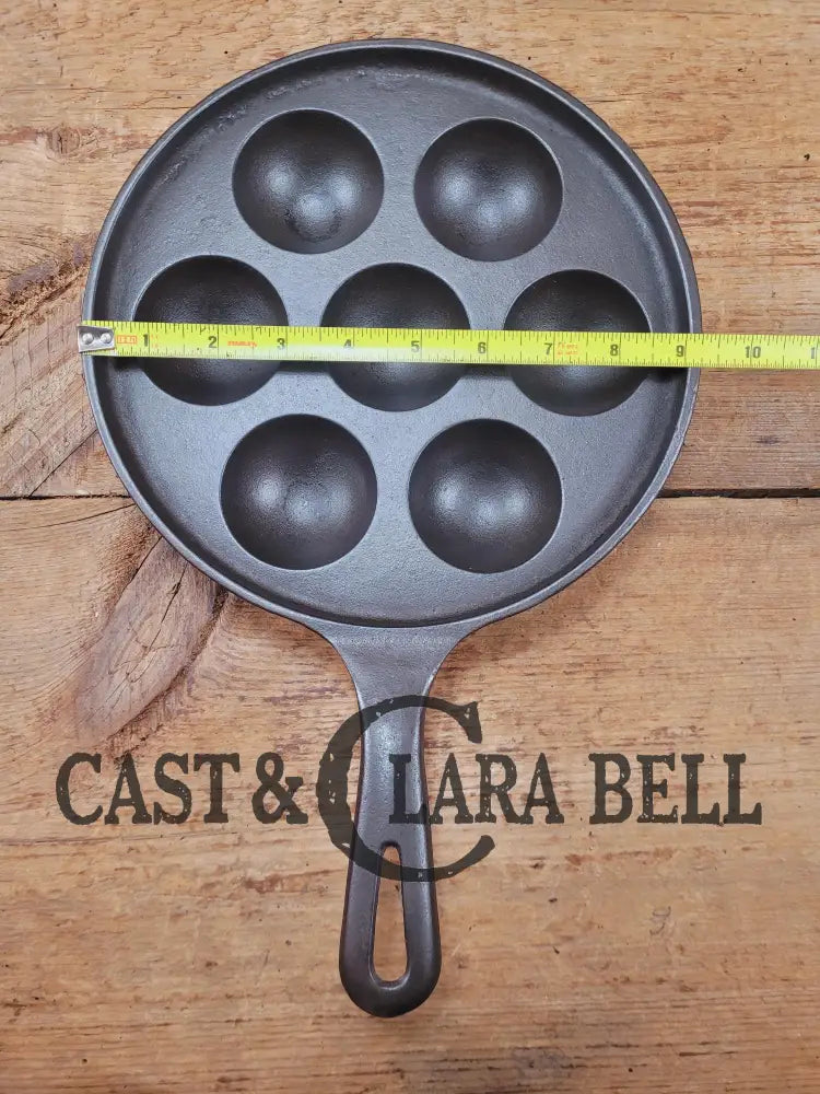 Beautiful early Griswold No. 32 Cast Iron Aebleskiver 962. Awesome poached eggs! Skillet