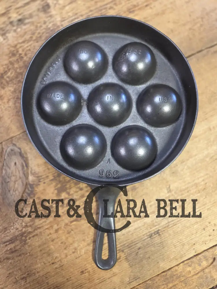 Beautiful early Griswold No. 32 Cast Iron Aebleskiver 962. Awesome poached eggs! Skillet
