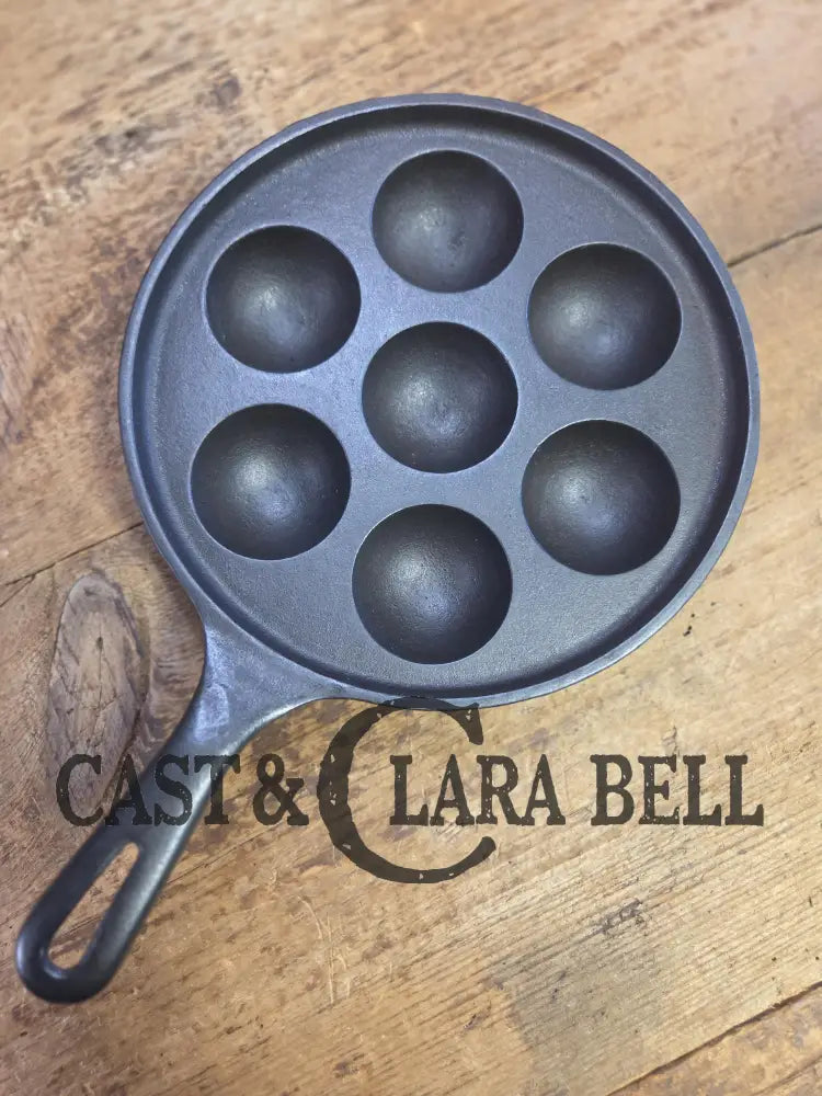 Beautiful early Griswold No. 32 Cast Iron Aebleskiver 962. Awesome poached eggs! Skillet