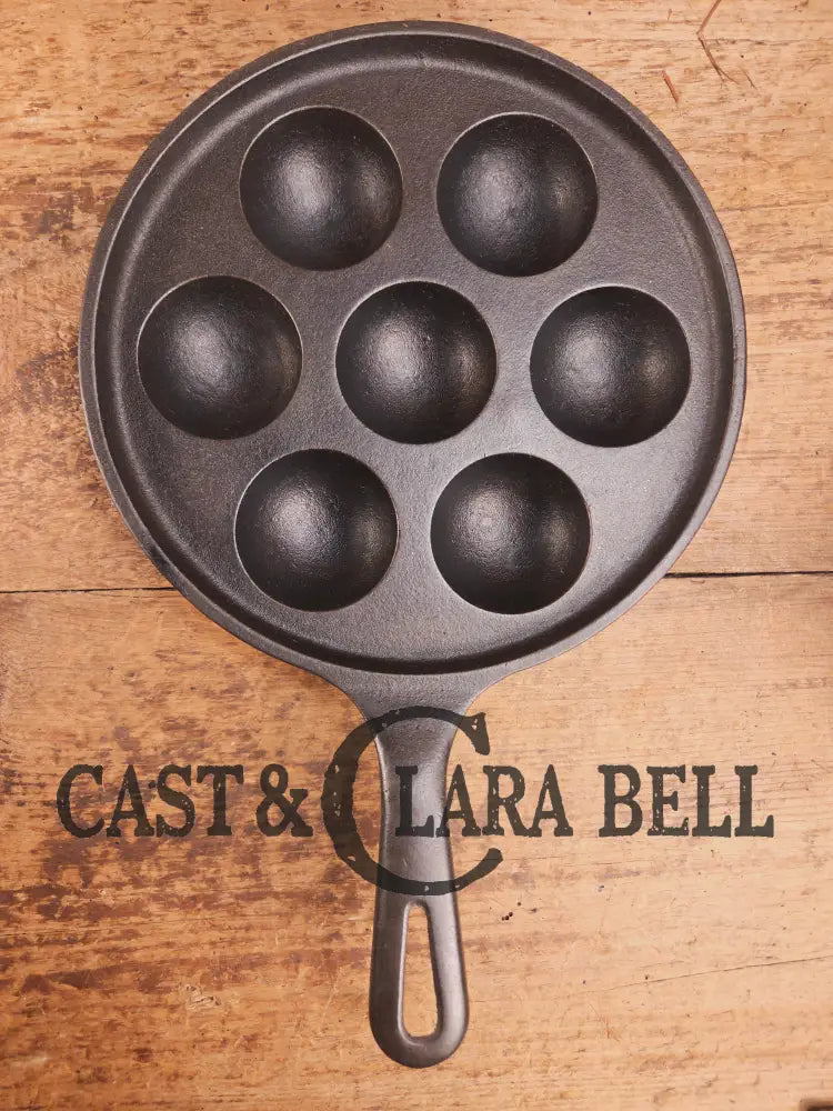 Beautiful early Griswold No. 32 Cast Iron Aebleskiver 962. Awesome poached eggs! Skillet