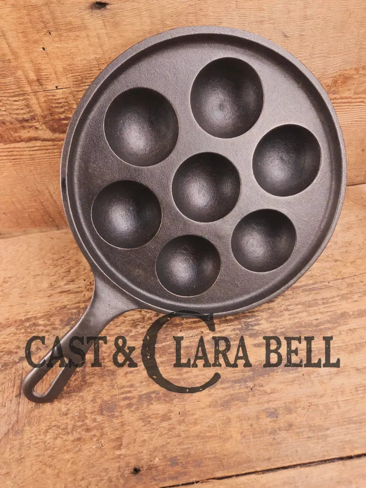 Beautiful early Griswold No. 32 Cast Iron Aebleskiver 962. Awesome poached eggs! Skillet