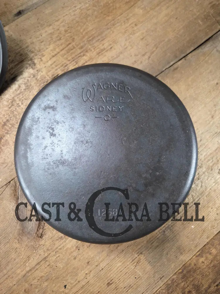 Beautiful & elegant! 1930’s Wagner Ware #8 Drip Drop Roaster #1268 I w/ Sawtooth Lid p/n 1268 Y. Raised Letter lid.