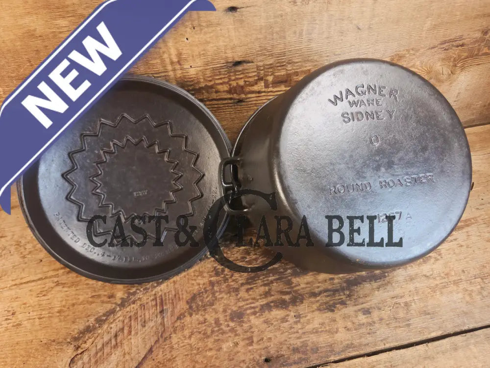 Beautiful elegant and tough to find! 1920’s Wagner Ware #7 Round Roaster with #1267 w/ fully marked Sawtooth Lid