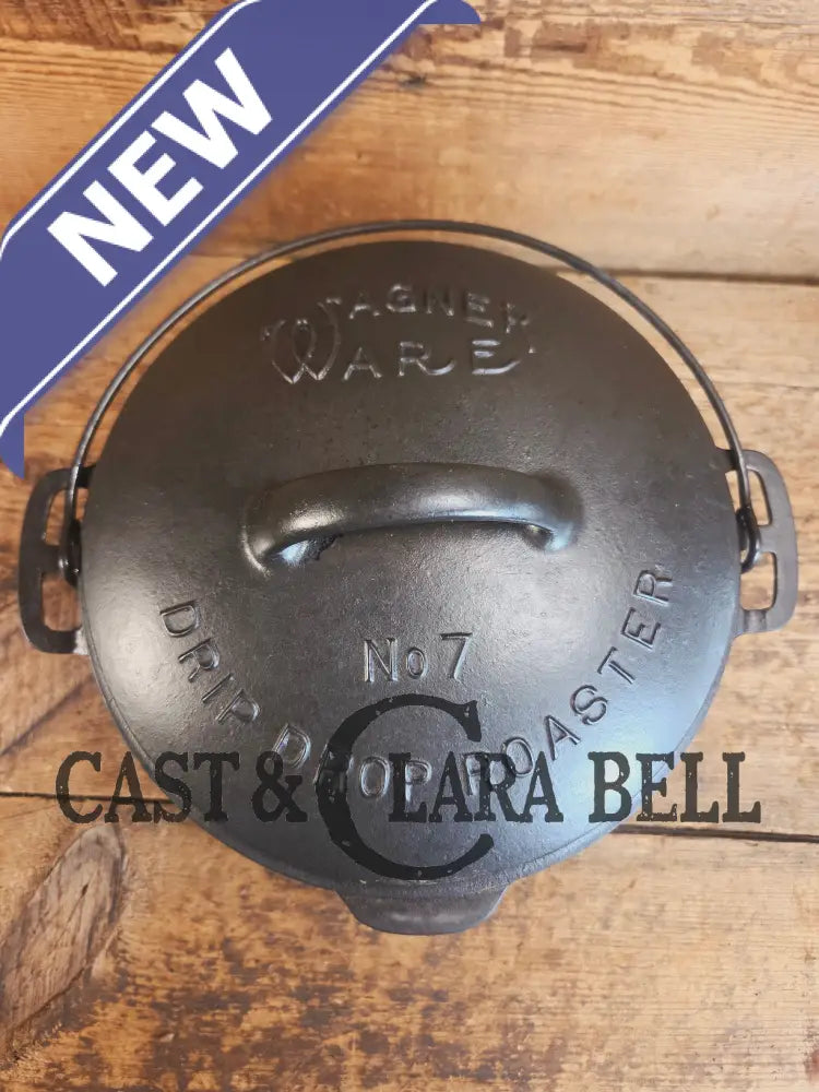 Beautiful elegant and tough to find! 1920’s Wagner Ware #7 Round Roaster with #1267 w/ fully marked Sawtooth Lid