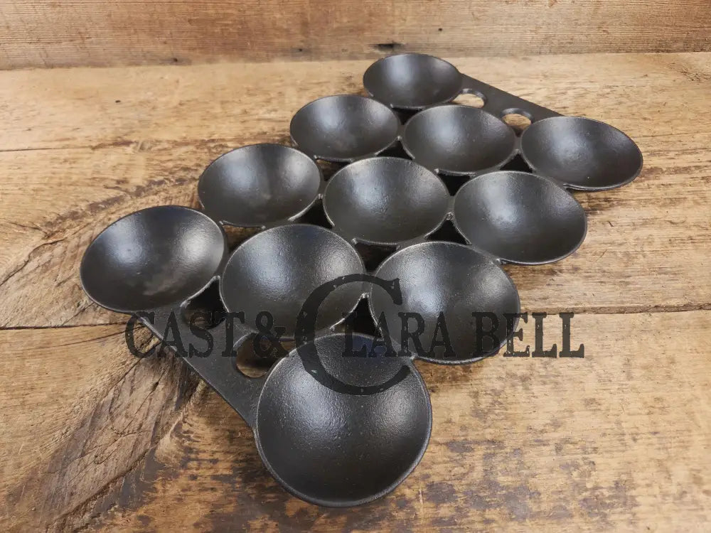 Beautiful Griswold 1910’s No. 3 Gem Pan 11 cup p/n 942 Variation #2 (Rarity 4 out of 10) Bakeware