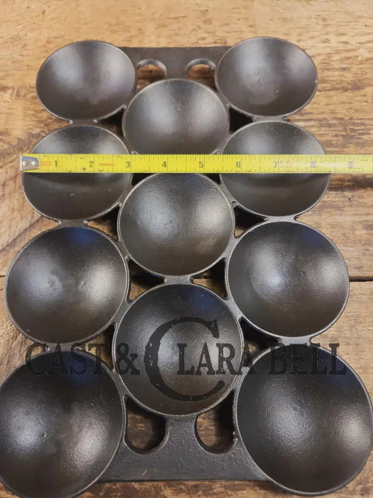 Beautiful Griswold 1910’s No. 3 Gem Pan 11 cup p/n 942 Variation #2 (Rarity 4 out of 10) Bakeware