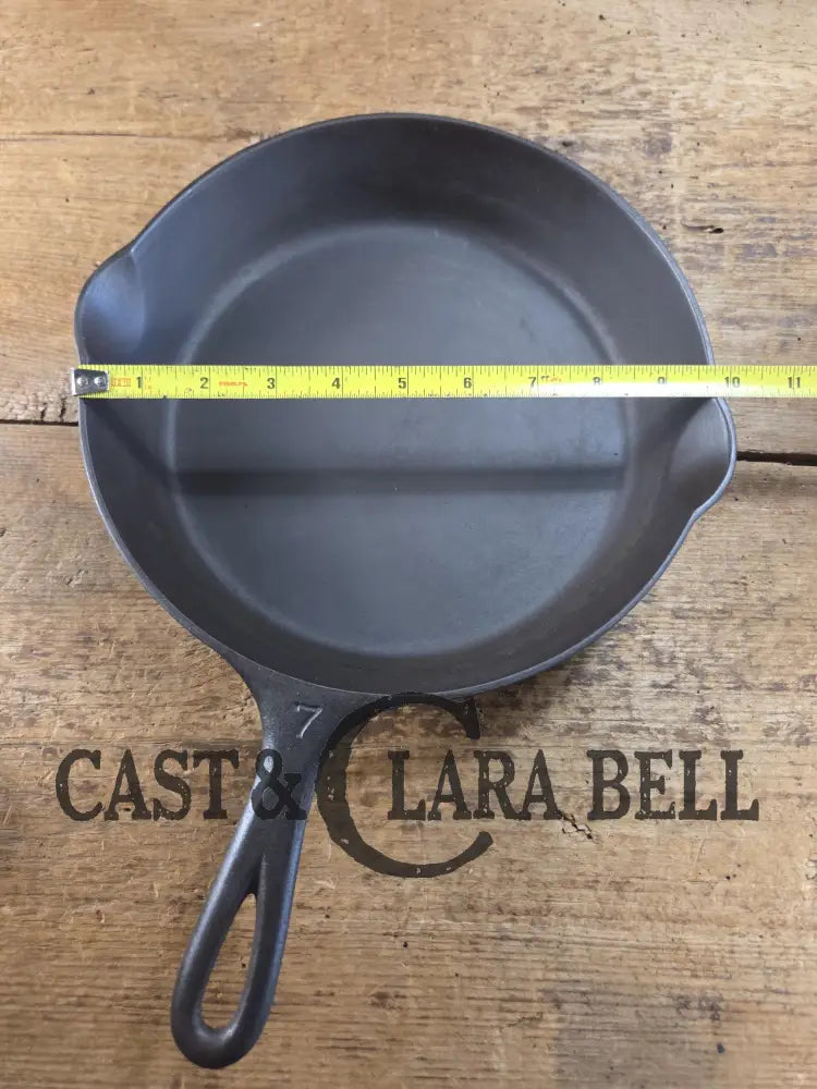Beautiful! Griswold #7 Skillet with Large Block Logo and Smooth Bottom 701 J. Almost perfect! Skillet
