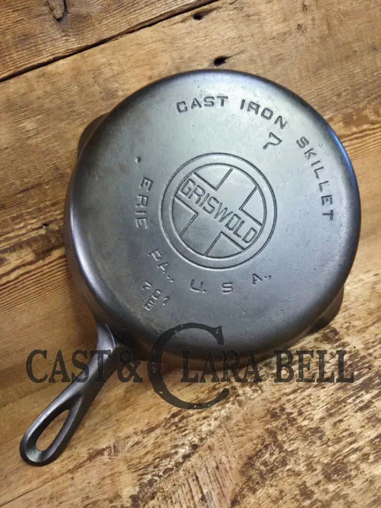 Beautiful! Griswold #7 Skillet with Large Block Logo and Smooth Bottom 701 J. Almost perfect! (Copy) Skillet