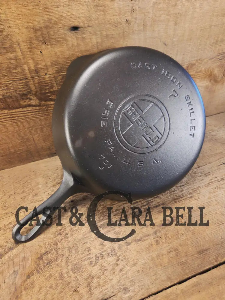 Beautiful! Griswold #7 Skillet with Large Block Logo and Smooth Bottom 701 J. Almost perfect! Skillet