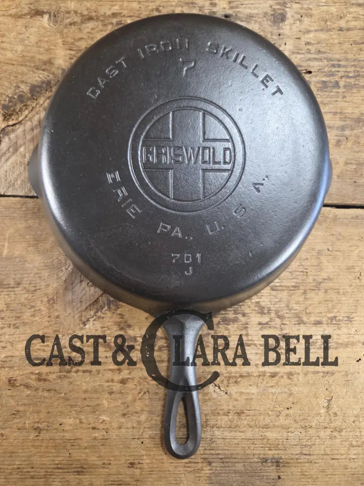 Beautiful! Griswold #7 Skillet with Large Block Logo and Smooth Bottom 701 J. Almost perfect! Skillet
