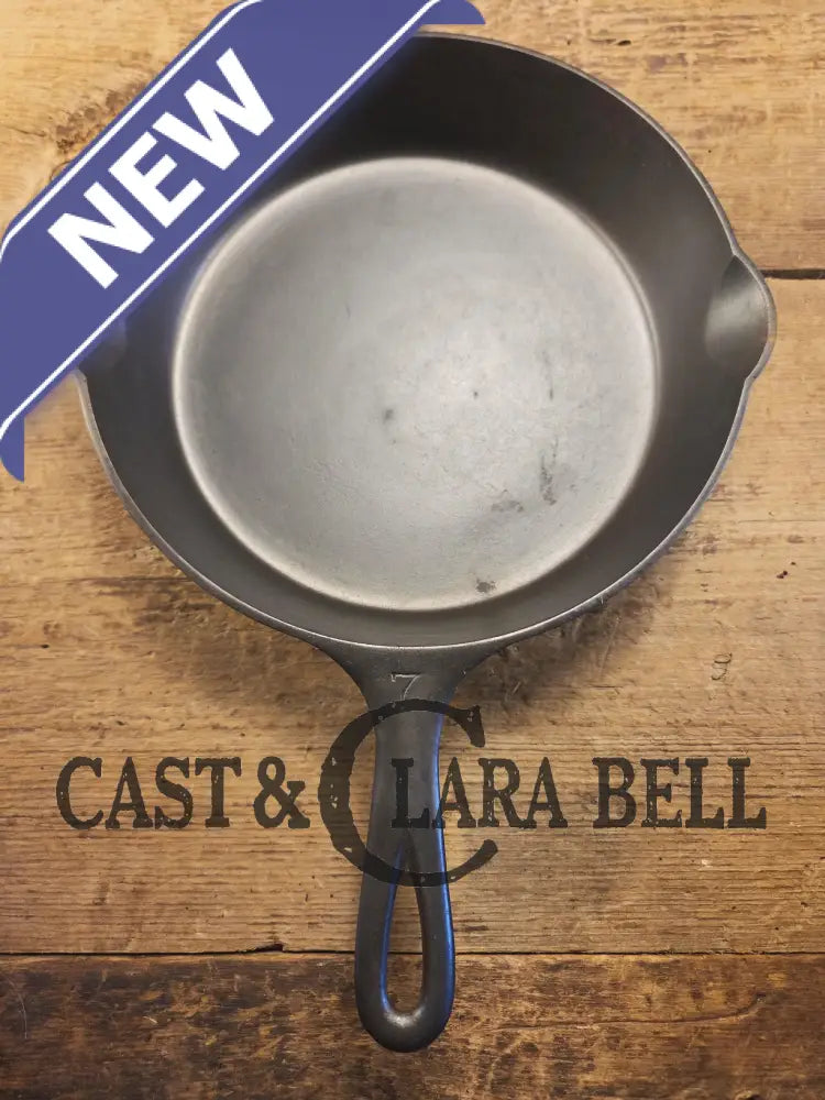 Beautiful! Griswold #7 Skillet with Large Block Logo and Smooth Bottom 701. Restored and Ready to Use! Skillet