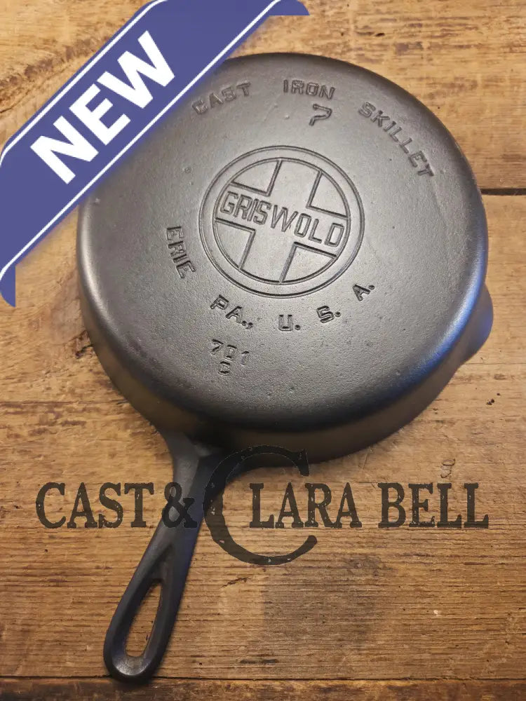 Beautiful! Griswold #7 Skillet with Large Block Logo and Smooth Bottom 701. Restored and Ready to Use! Skillet