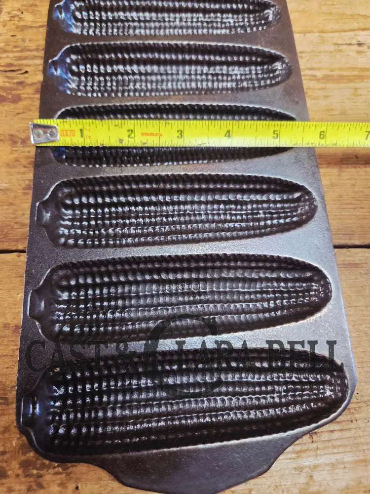 Beautiful Griswold No. 273 Crispy Corn Stick Pan p/n 930. Great gift idea or a perfect gift for you! Restored and Ready