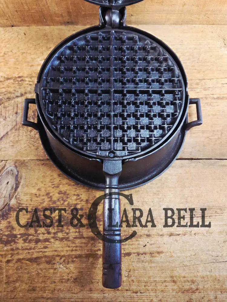Beautiful Illinois made 1920’s Stover No. 8 Waffle Iron w/ HTF Tall Base! Original wood handles Waffle Iron