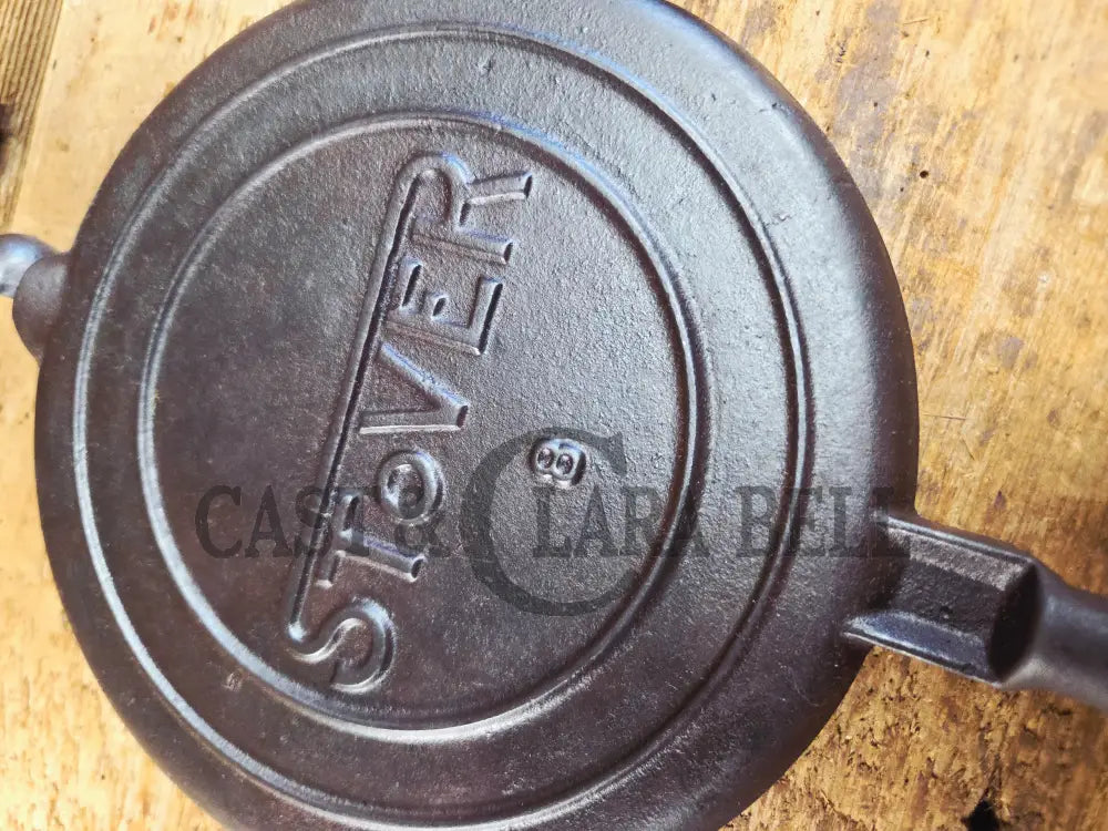 Beautiful Illinois made 1920βs Stover No. 8 Waffle Iron w/ HTF Tall Base! Original wood handles Waffle Iron