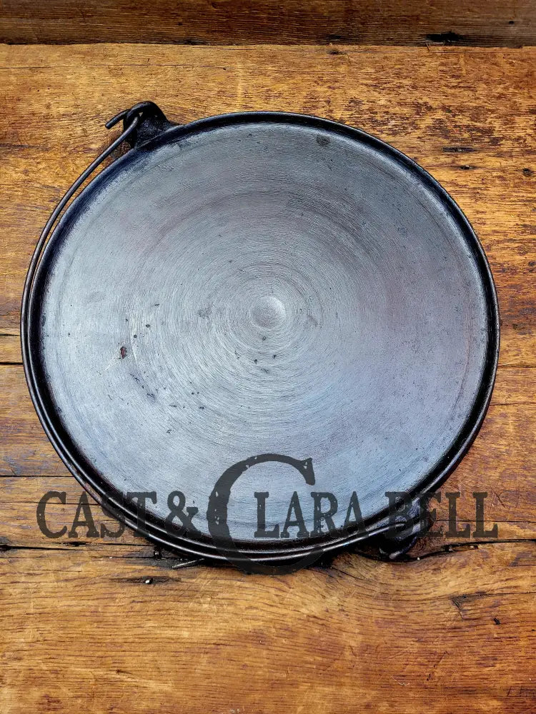 Beautiful Late 1800βS Gate Marked Bailed Griddle. Great For Pizzas Pancakes Or Omelettes On The