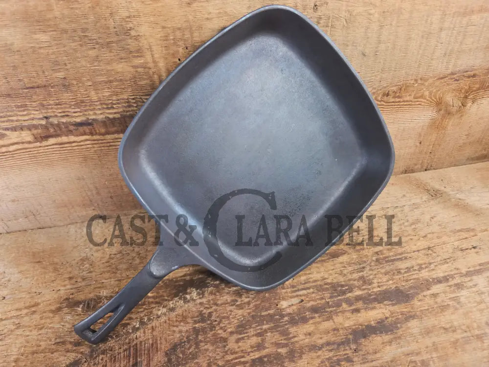 Beautiful later series Wagner Square Skillet Fully Restored and Ready to Go. Perfect for breakfasts frying and