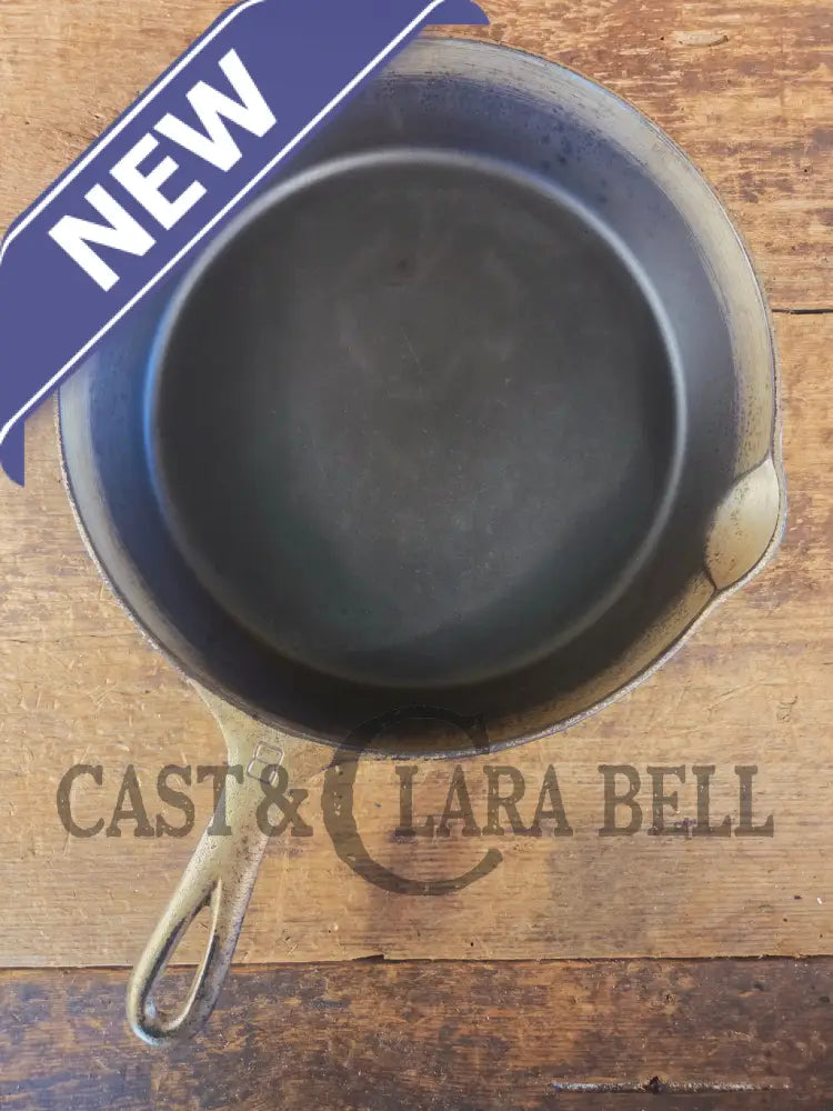 Beautiful patina! 1920’s Griswold #8 Skillet with Large Block Logo and Smooth Bottom 704 N - Skillet