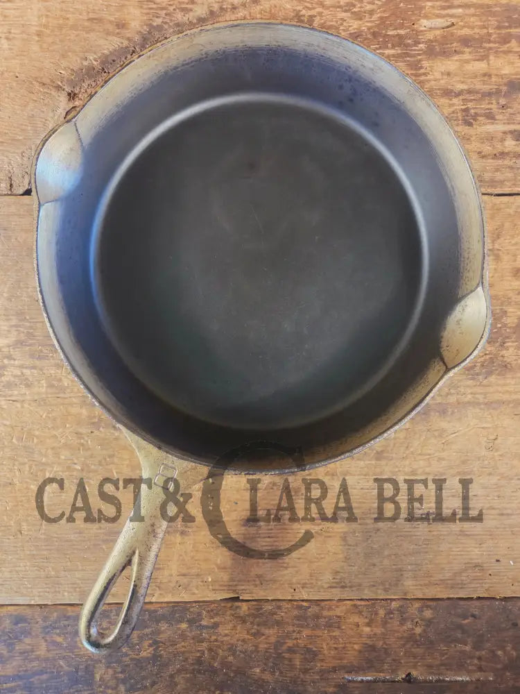 Beautiful patina! 1920’s Griswold #8 Skillet with Large Block Logo and Smooth Bottom 704 N - Skillet