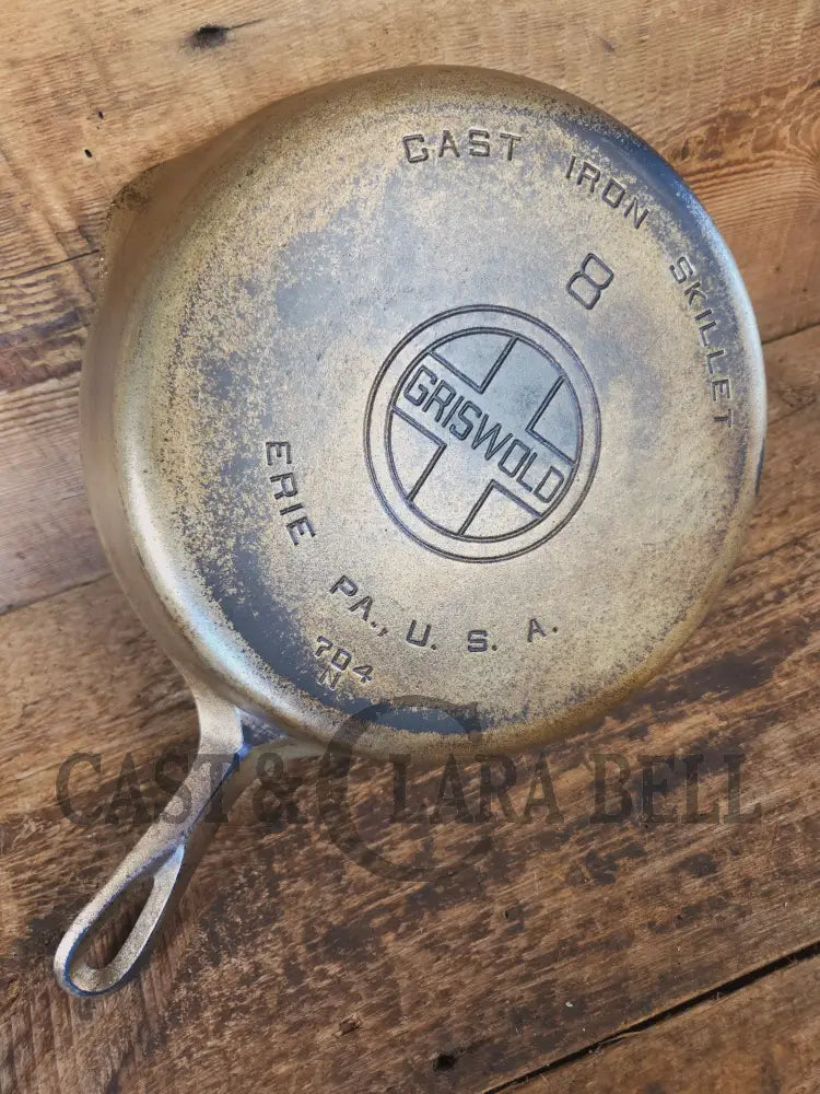 Beautiful patina! 1920’s Griswold #8 Skillet with Large Block Logo and Smooth Bottom 704 N - Skillet