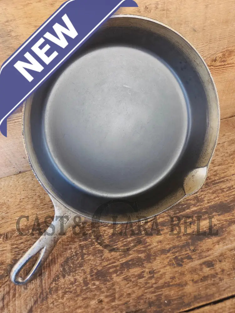 Beautiful patina! 1920’s Griswold #8 Skillet with Large Block Logo and Smooth Bottom 704 N - Skillet