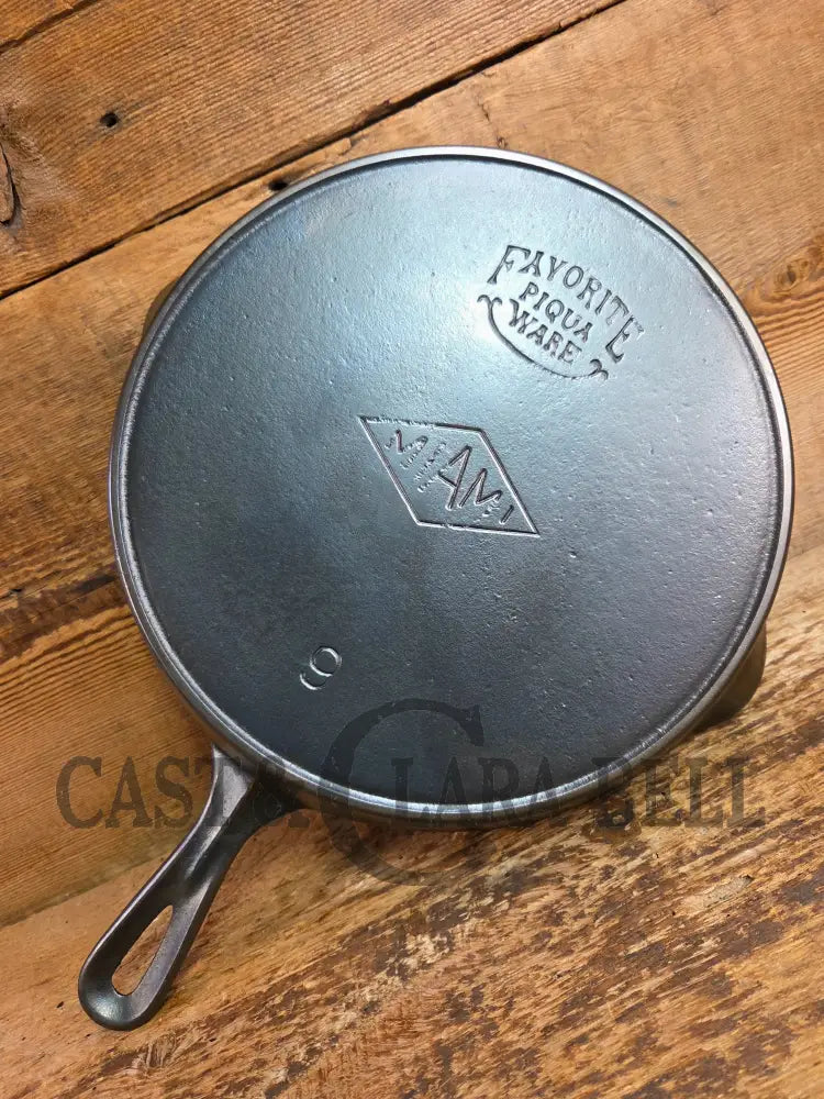 Beautiful piece! 1920βs Favorite Piqua Miami Dual Logo #9 cast iron Skillet with Heat Ring Skillet