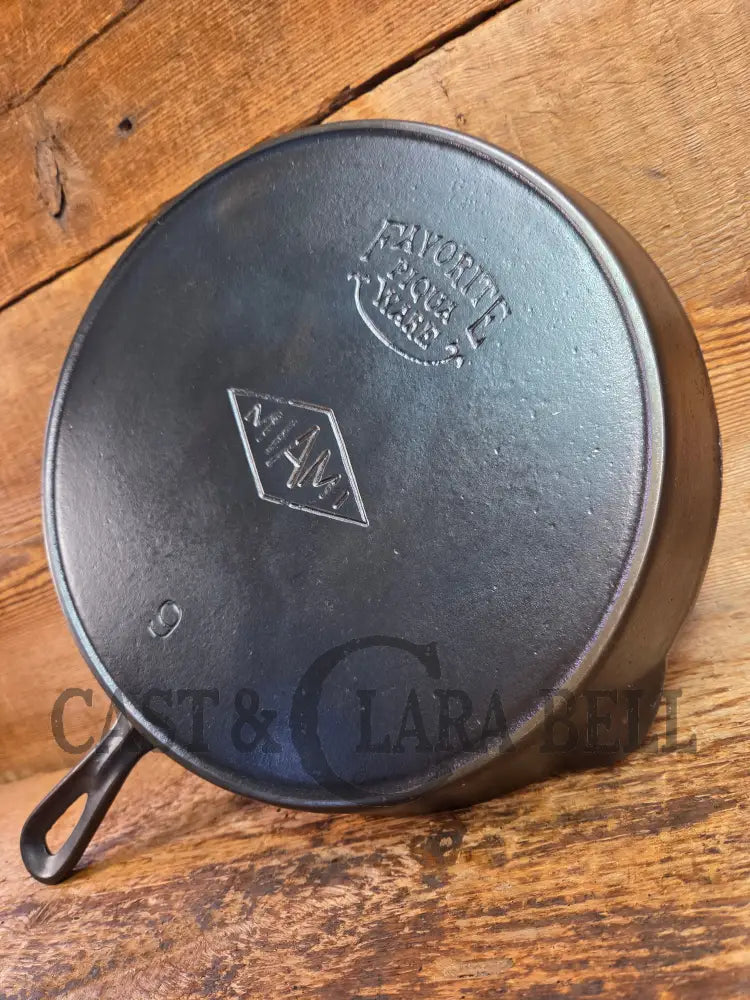 Beautiful piece! 1920βs Favorite Piqua Miami Dual Logo #9 cast iron Skillet with Heat Ring Skillet