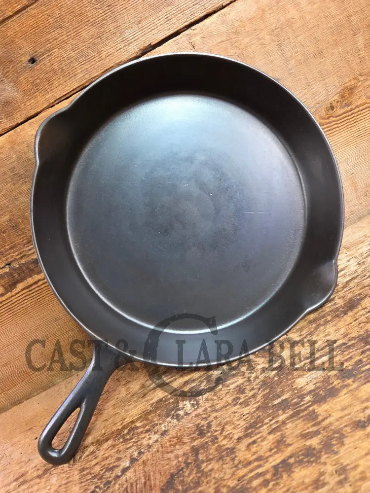 Beautiful piece! 1920βs Favorite Piqua Miami Dual Logo #9 cast iron Skillet with Heat Ring Skillet