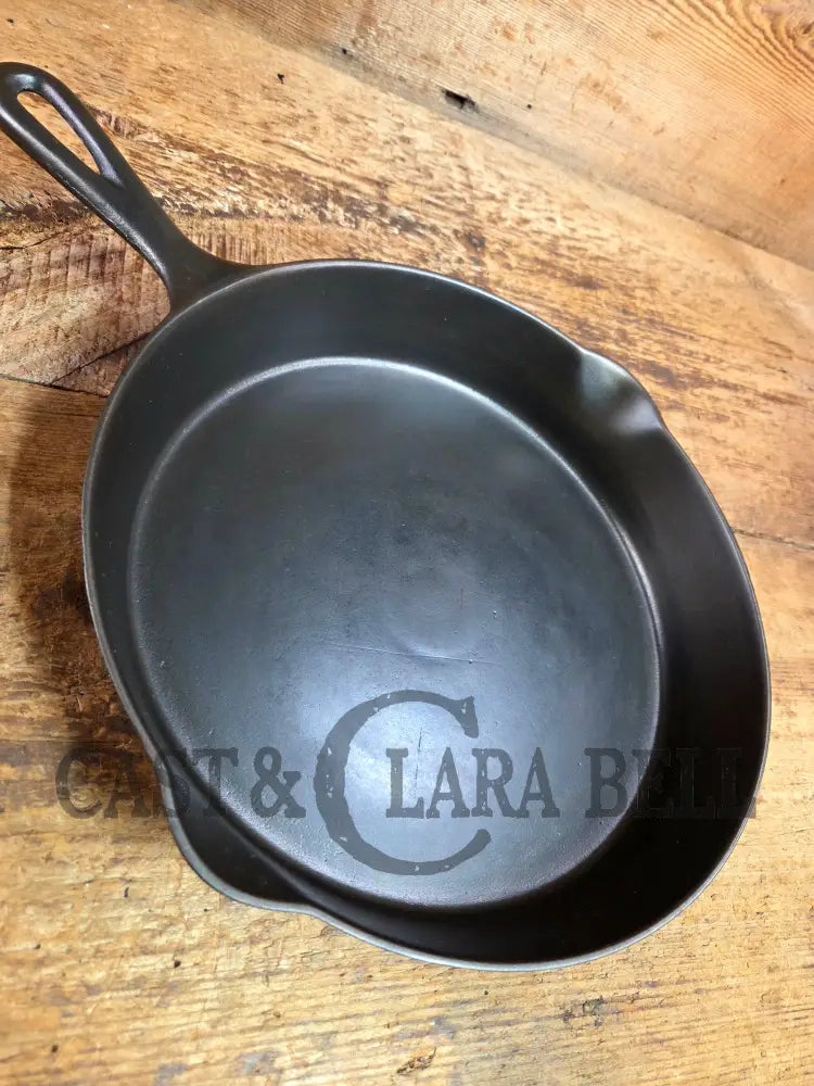 Beautiful piece! 1920βs Favorite Piqua Miami Dual Logo #9 cast iron Skillet with Heat Ring Skillet