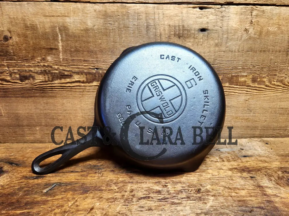 Beautiful piece! 1920’s Griswold #6 Skillet with Large Block Logo 699. Perfect for saute’s and sides. Restored and