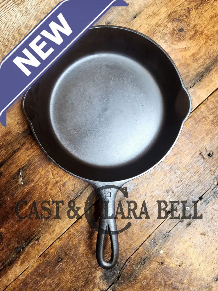 Beautiful piece! 1920’s Griswold #6 Skillet with Large Block Logo 699. Perfect for saute’s and sides. Restored and