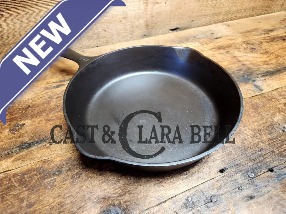 Beautiful piece! 1920’s Griswold #6 Skillet with Large Block Logo 699. Perfect for saute’s and sides. Restored and