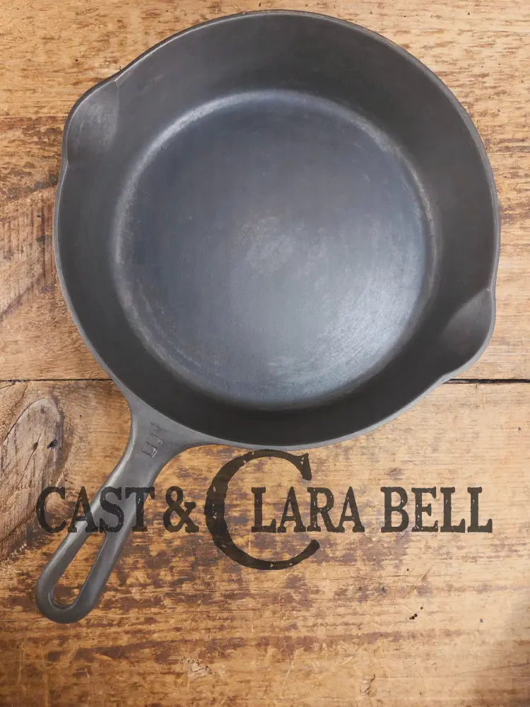 Beautiful Saute Pan! 1940βs Griswold #6 Cast Iron Skillet w/ Small Block Logo Flat Style Handle and Smooth Bottom 699 W
