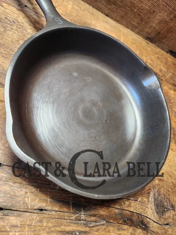 Beautiful Swirls! 1930βS Wagner Unmarked #6 Cast Iron Sautee Skillet. Skillet