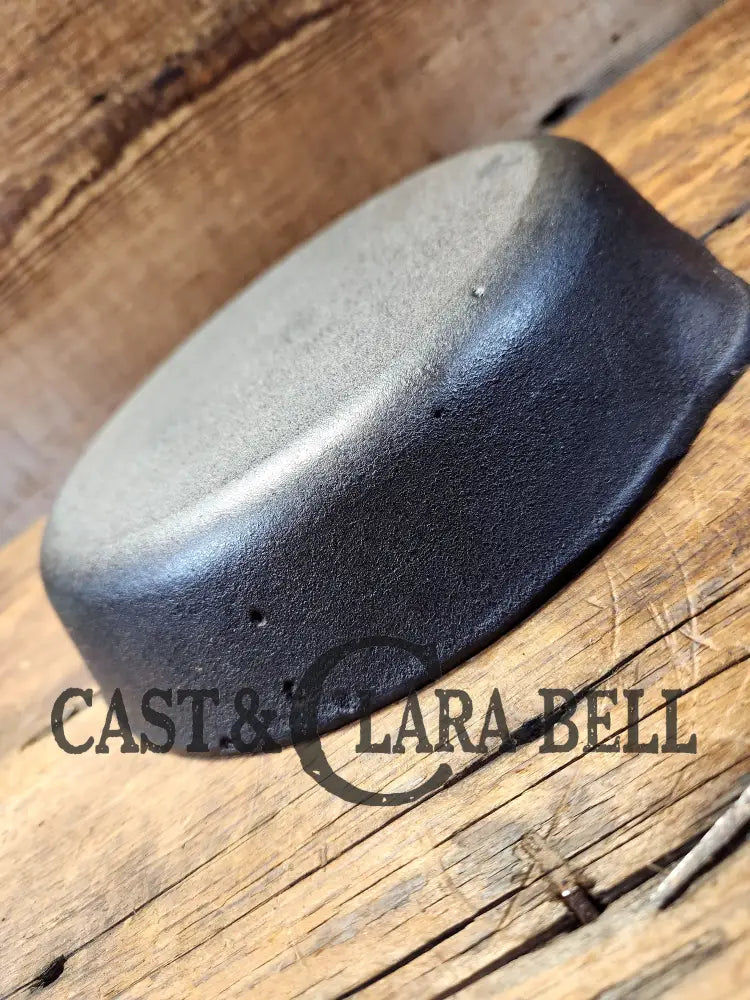 Beautiful Swirls! 1930βS Wagner Unmarked #6 Cast Iron Sautee Skillet. Skillet