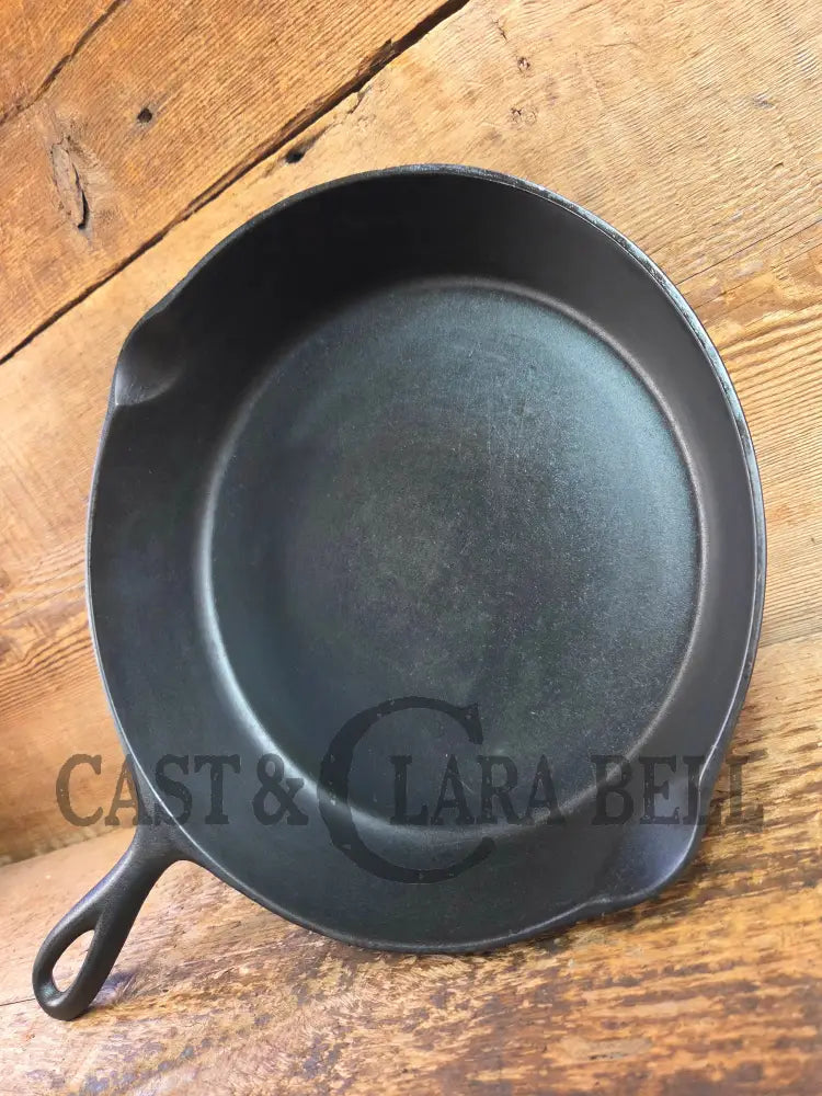 Beautiful! The Classic #8 Favorite made Puritan No. 8 βFβ cast iron skillet Skillet