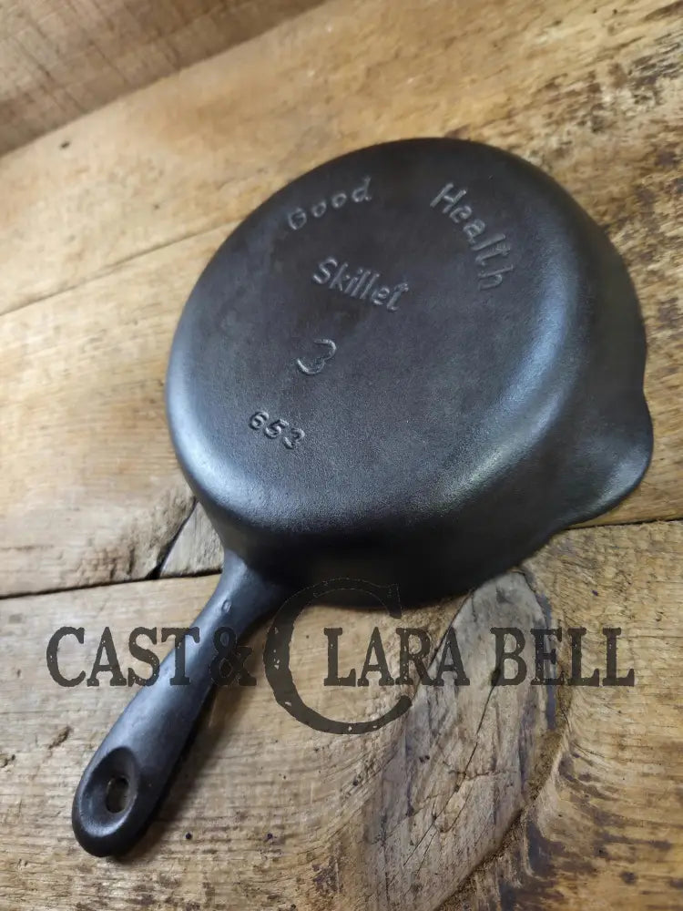 Beautifully unique Griswold’s Good Health #3 ’Egg’ Skillet 653.