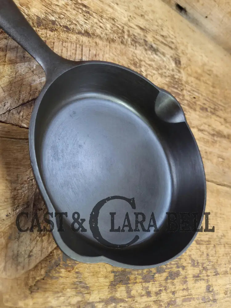 Beautifully unique Griswold’s Good Health #3 ’Egg’ Skillet 653.