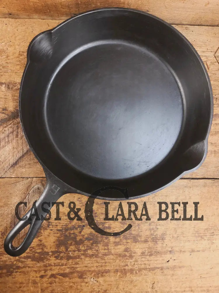 Beauty! 1930’s Griswold #9 Skillet with Large Block Logo and Smooth Bottom 710 Skillet