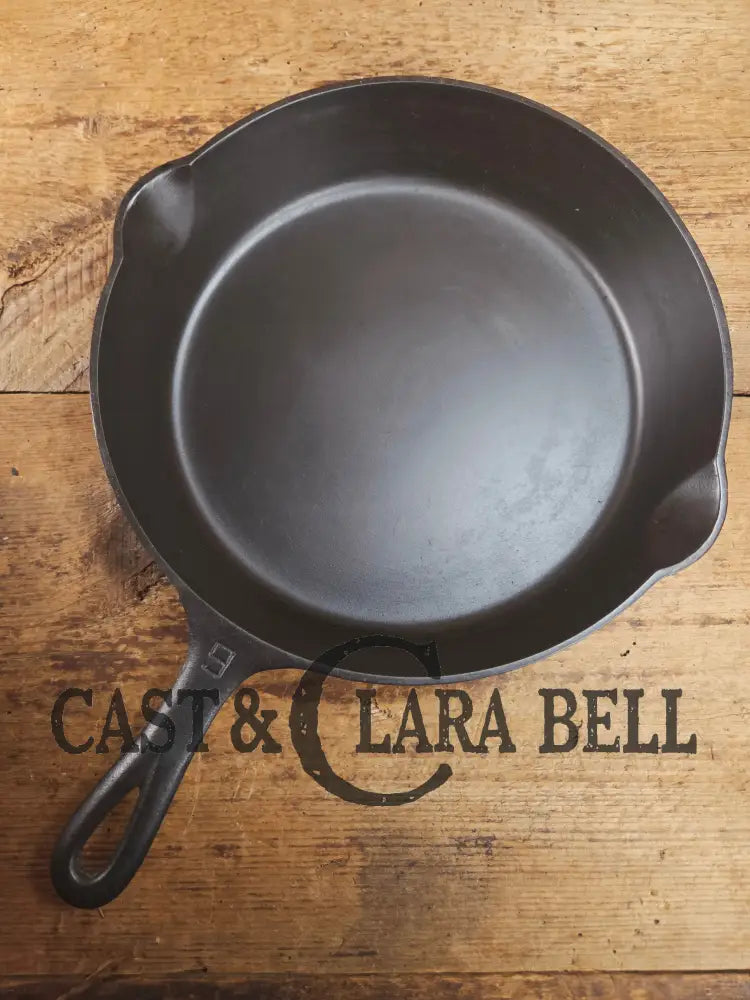 Beauty! 1930’s Griswold #9 Skillet with Large Block Logo and Smooth Bottom 710 Skillet