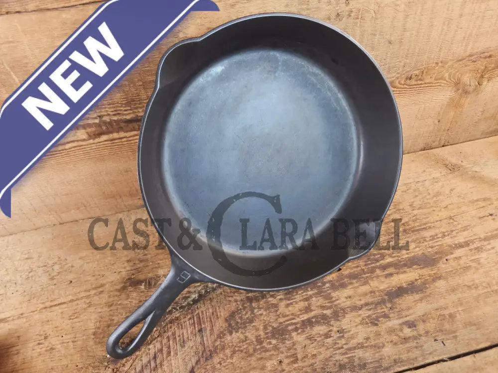 Beauty! 1930’s Griswold #9 Skillet with Large Block Logo and Smooth Bottom 710 F - Skillet