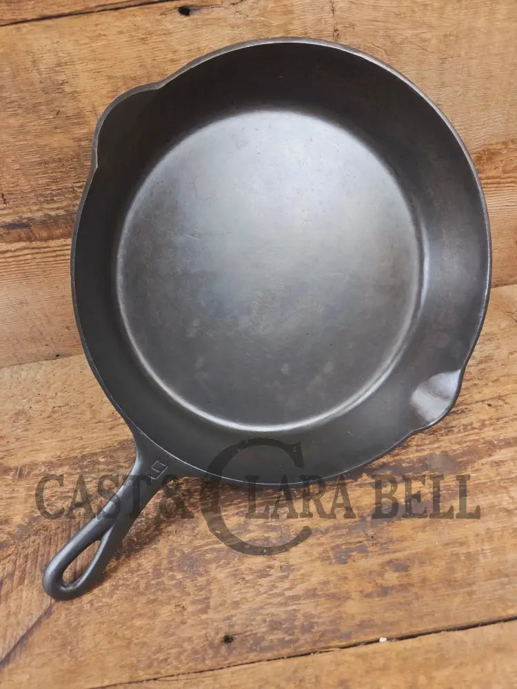 Beauty! 1930’s Griswold #9 Skillet with Large Block Logo and Smooth Bottom 710 F - Skillet