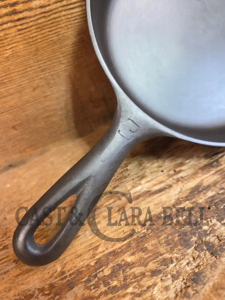 Best seller! 1930βs Griswold #3 Cast Iron Egg Skillet with Small Block Logo 709 C - Skillet