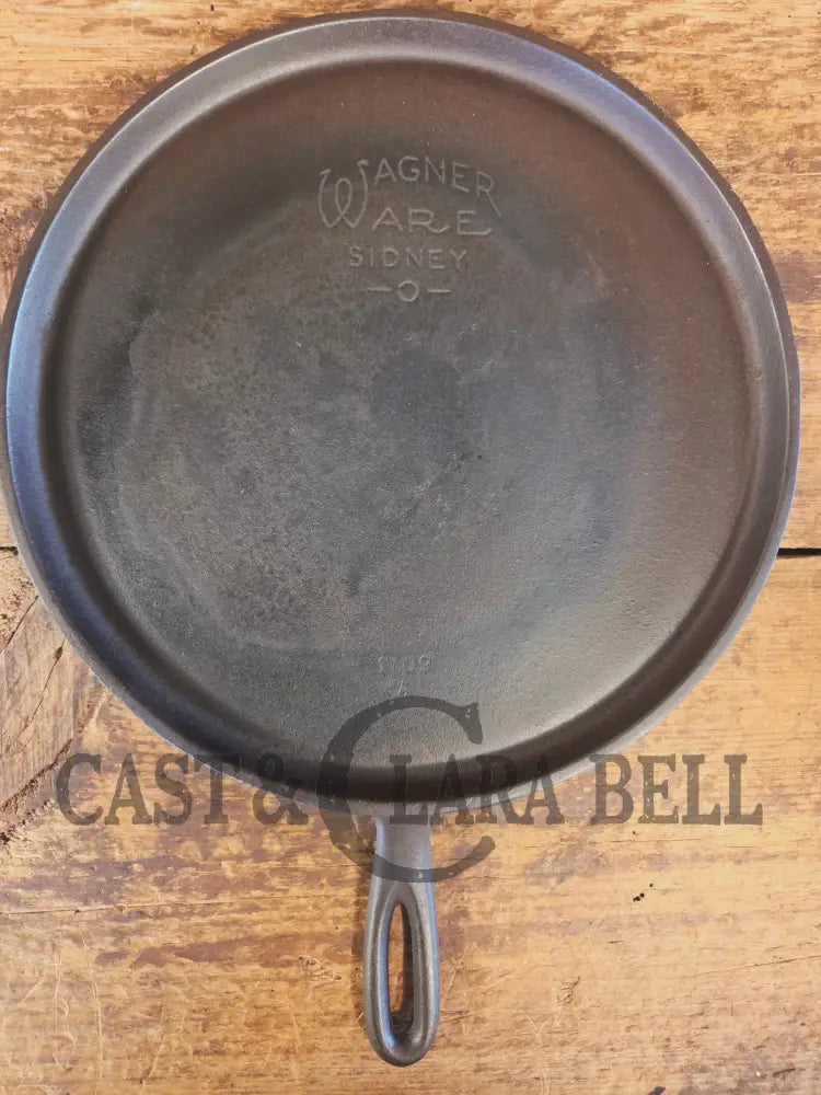 BEST Seller! 1930’s Wagner #9 Round Griddle Stylized Logo 1109 A. Perfect for grilled cheese omelettes and flat iron