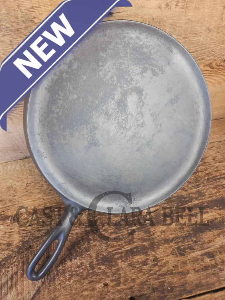 BEST Seller! 1930’s Wagner #9 Round Griddle Stylized Logo 1109 A. Perfect for grilled cheese omelettes and flat iron