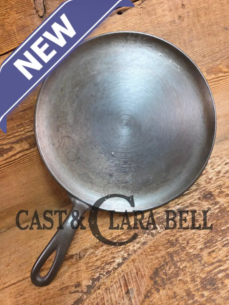 BEST Seller! 1930’s Wagner #9 Round Griddle Stylized Logo 1109 D. Perfect for grilled cheese omelettes and flat iron