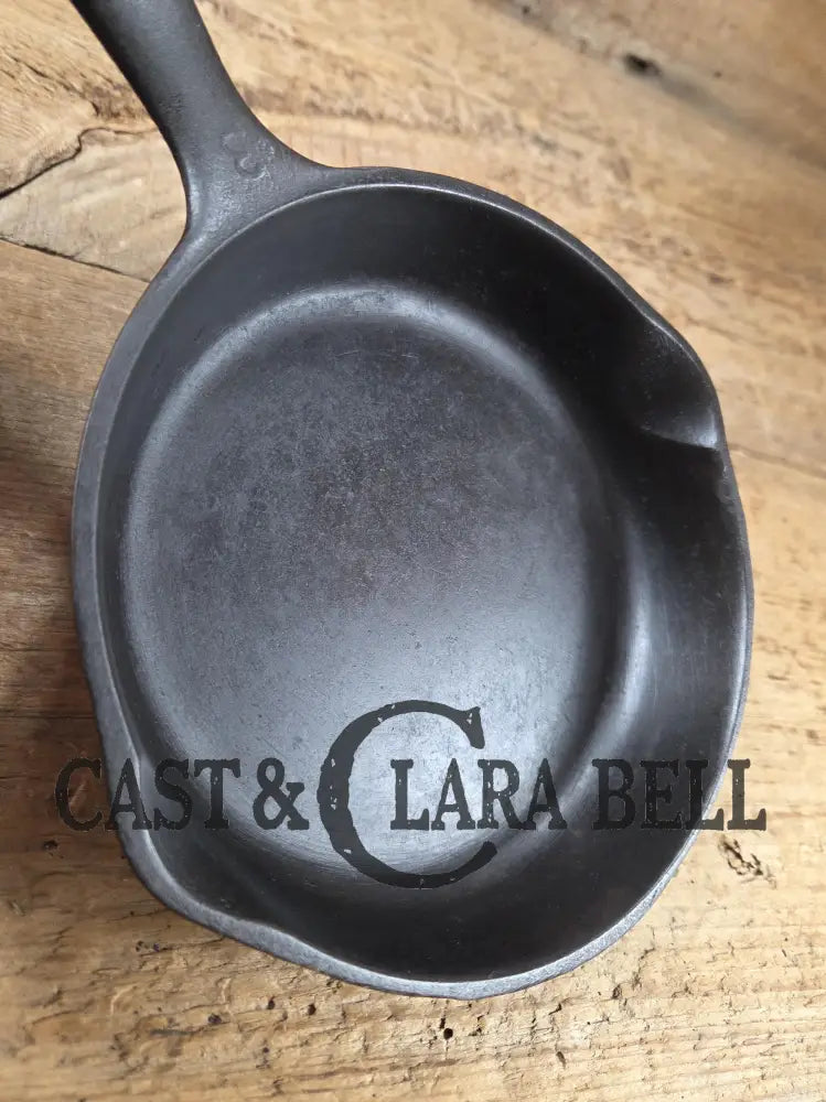 Best Seller! 1930βs Wagner Ware #3 Cast Iron Egg Skillet 1053 E. Great gift! Skillet