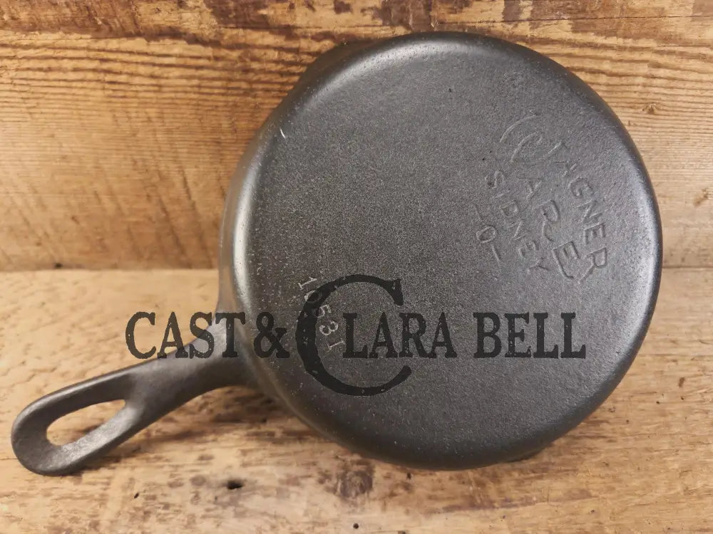 Best Seller! 1930βs Wagner Ware #3 Cast Iron Egg Skillet 1053 I. Great single serving skillet Skillet