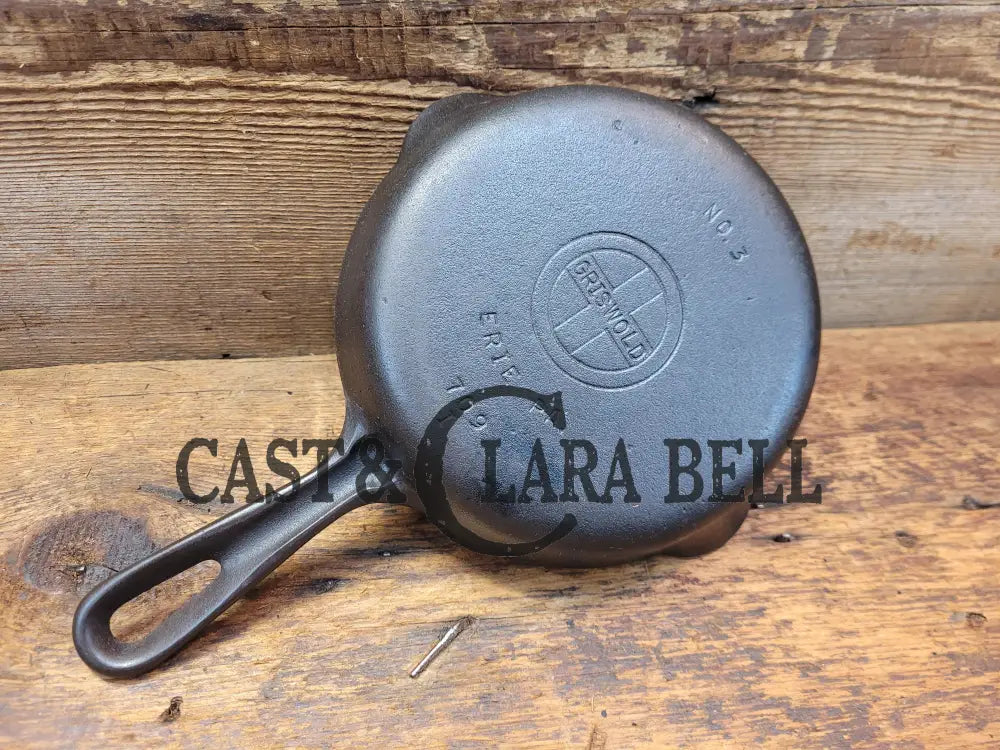 Best Seller! 1940βS Griswold No. 3 Cast Iron Egg Skillet With Grooved Handle 709 I