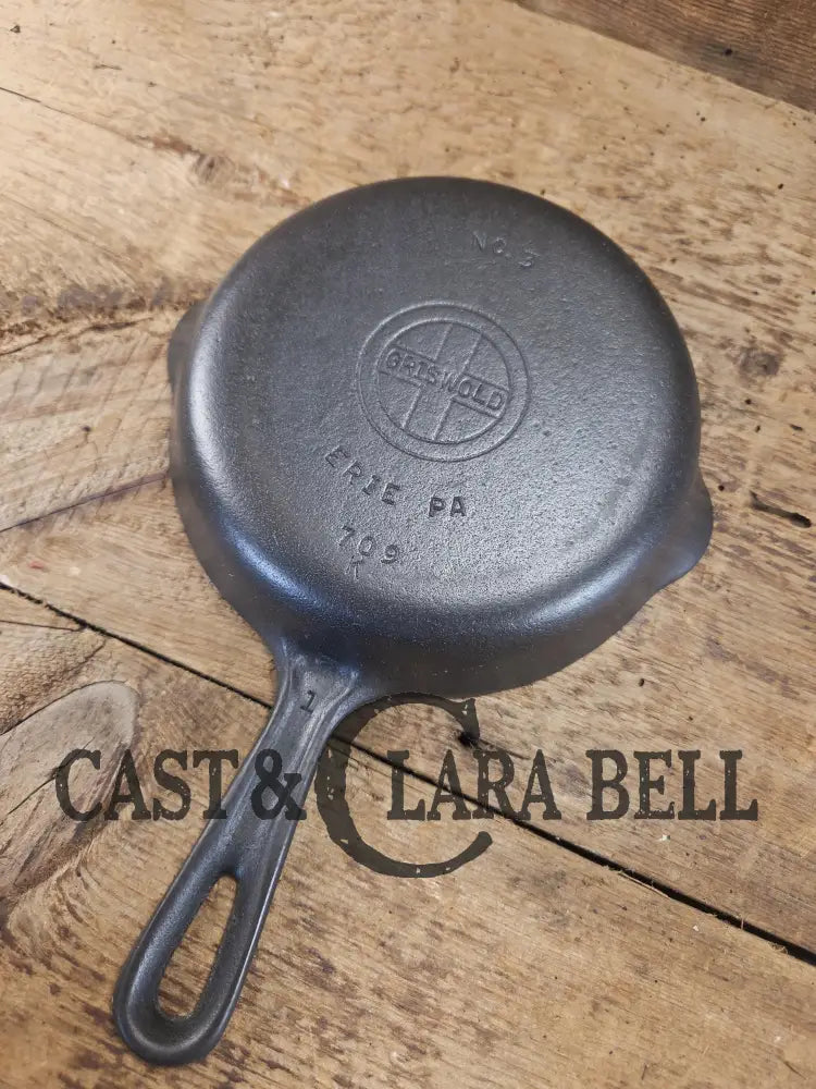 Best Seller! 1940’s Griswold No. 3 Cast Iron Egg Skillet with Grooved Handle 709 K Skillet